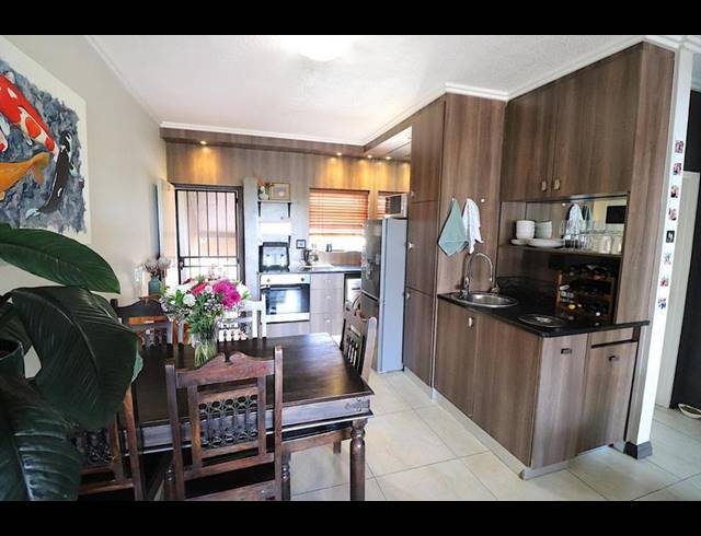 2 BEDROOM PROPERTY TO RENT IN LONEHILL